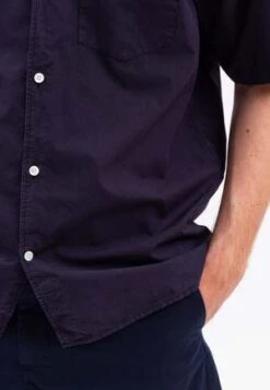 Norse ProjectsCarsten Tencel S S Shirt - Dark Navy -Modern Pant Wear Shop Carsten Tencel S S Shirt Dark Navy 20230807145836 1