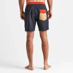 Roark RevivalChiller Boardshorts 17 - Mixtape Hinano - Dark Navy -Modern Pant Wear Shop Chiller Boardshorts 17 Mixtape Hinano Dark Navy 20230511080837 1