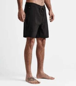 Roark RevivalLayover Hybrid Trail Shorts 18" - Black -Modern Pant Wear Shop Layover Hybrid Trail Shorts 18 Black 20230712032439 1