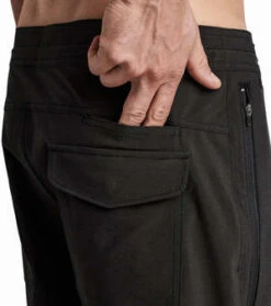 Roark RevivalLayover Hybrid Trail Shorts 18" - Black -Modern Pant Wear Shop Layover Hybrid Trail Shorts 18 Black 20230712032440