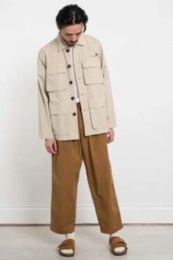 Universal WorksPhotographers Overshirt Paper Touch Cotton - Stone -Modern Pant Wear Shop Photographers Overshirt Paper Touch Cotton Stone 20230422031132