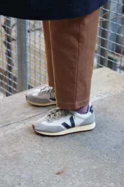 VEJARio Branco Hexamesh Sneaker