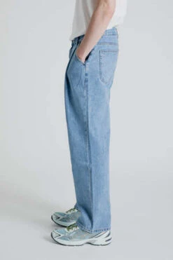 Uniform BridgeWide One Tuck Denim Pants - Light Indigo -Modern Pant Wear Shop Wide One Tuck Denim Pants Light Indigo 20221026025933